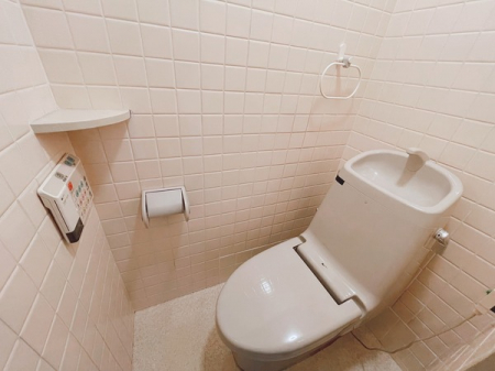 トイレ　快適な温水洗浄便座付