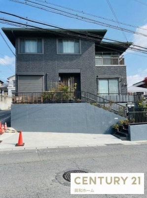 ���n�O�ώʐ^�@�y���i�z3788���~���y�n�ʐρF219.48�������[�g���i66.39�؁j�������ʐρF132.54�������[�g���i40.09�؁j���Ԏ�F4LDK���z�N���F2001�N9��