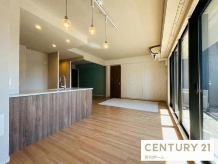 ���r���O�@���邢�z�˂����˂����ޓ����LDK�I���B�e�󋵂���H�ɂ��A���ۂ̐F���ƈقȂ�ꍇ������܂�