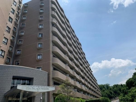 �@�y���i�z2499���~���Ԏ��F3LDK����L�ʐρF70.53�������[�g�����o���R�j�[�ʐρF10.48�������[�g�����\���F�S�؃R���N���[�g11�K��8�K�������Ǘ��`�ԁF�S���ϑ��E����