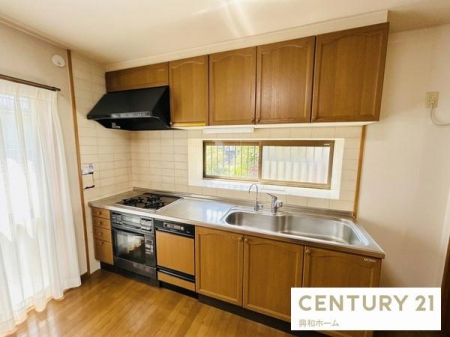 �L�b�`���@�L�X�Ƃ����L�b�`���X�y�[�X�B���R�Ȍ�������A���邭�����ʂ�₷���̂Ŋ��C�����₷���ł��I���B�e�󋵂���H�ɂ��A���ۂ̐F���ƈقȂ�ꍇ������܂�