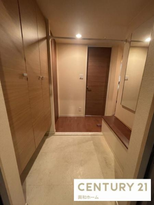���ց@�y���i�z1780���~���Ԏ��F2LDK����L�ʐρF67.70�������[�g�����e���X�ʐρF10.53�������[�g�����\���F�S�؃R���N���[�g��8�K��1�K�������Ǘ��`�ԁF�S���ϑ��E���΁������