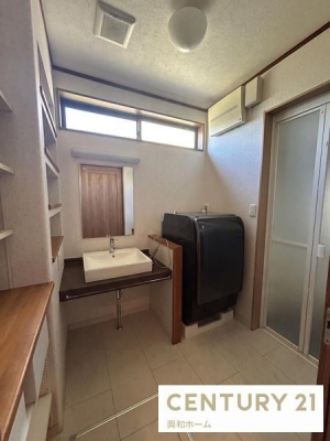 ���ʑ�E���ʏ��@���f�ڎʐ^�̈ꕔ�́A�����̉Ƌ�E�Ɠd�E�c�u����AI�Z�p�ɂ����������C���[�W�摜�ł��B���ۂ̎����ɂ͉ו����������܂��B